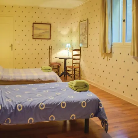 Four Bedroom Holiday In Riviere