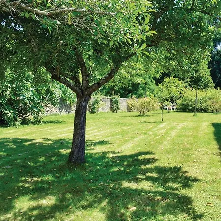Four Bedroom Holiday In Riviere Сasa de vacaciones Labatut-Riviere