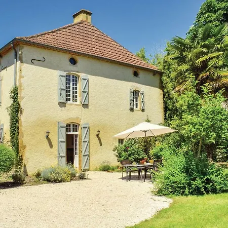 Four Bedroom Holiday In Riviere Labatut-Riviere